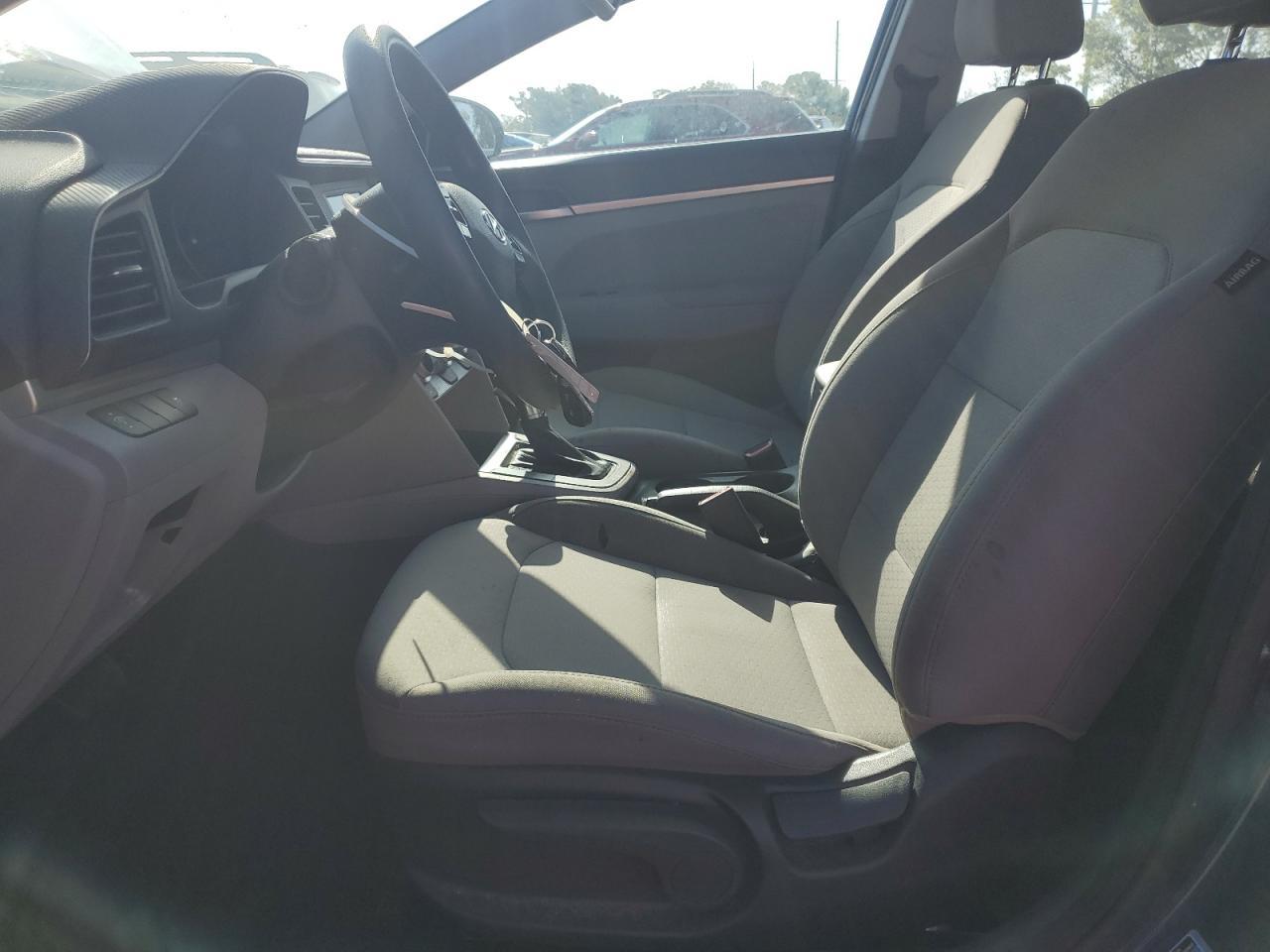 2019 Hyundai Elantra Se - Image 7