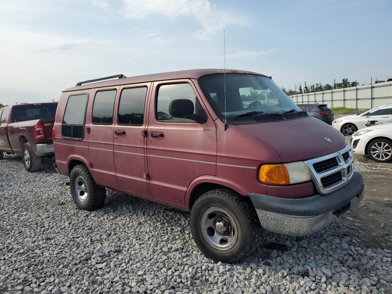 1998 Dodge Ram Van B1500 - Image 4