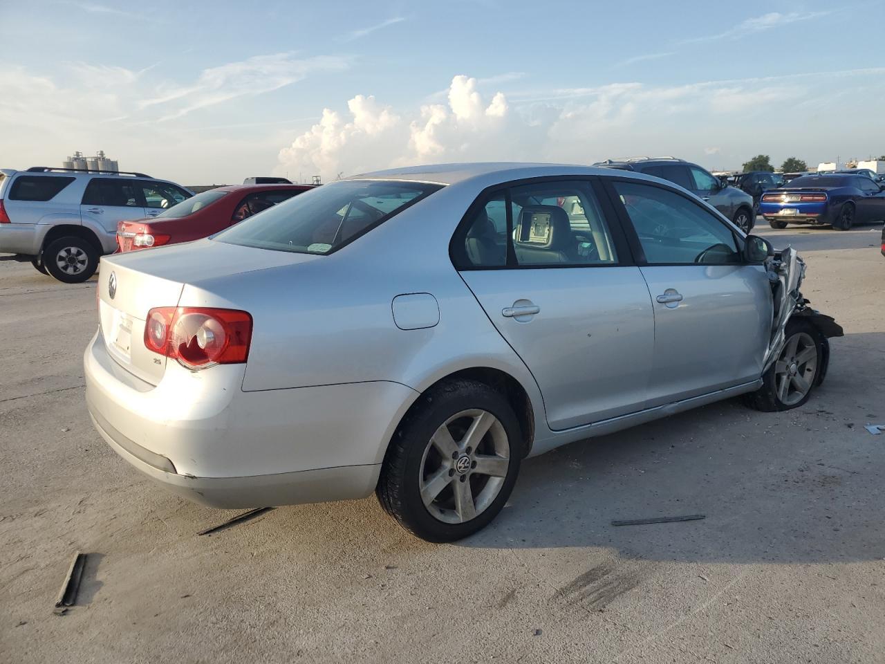 2006 Volkswagen Jetta Value - Image 3