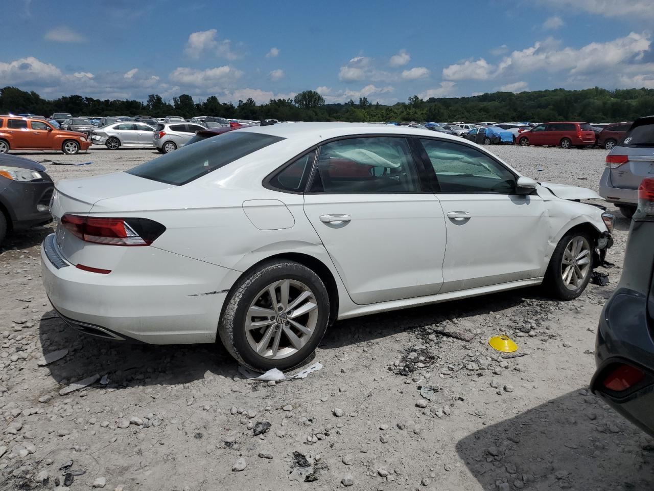 2021 Volkswagen Passat S - Фото 3