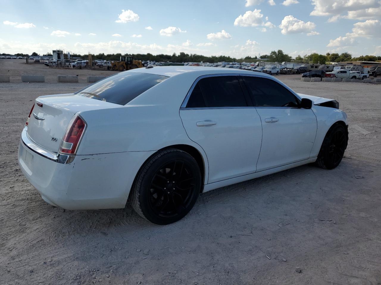 2013 Chrysler 300 - Фото 3