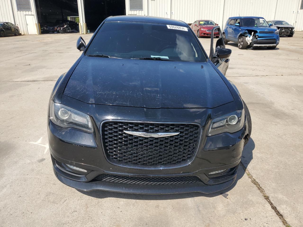 2019 Chrysler 300 - Фото 5