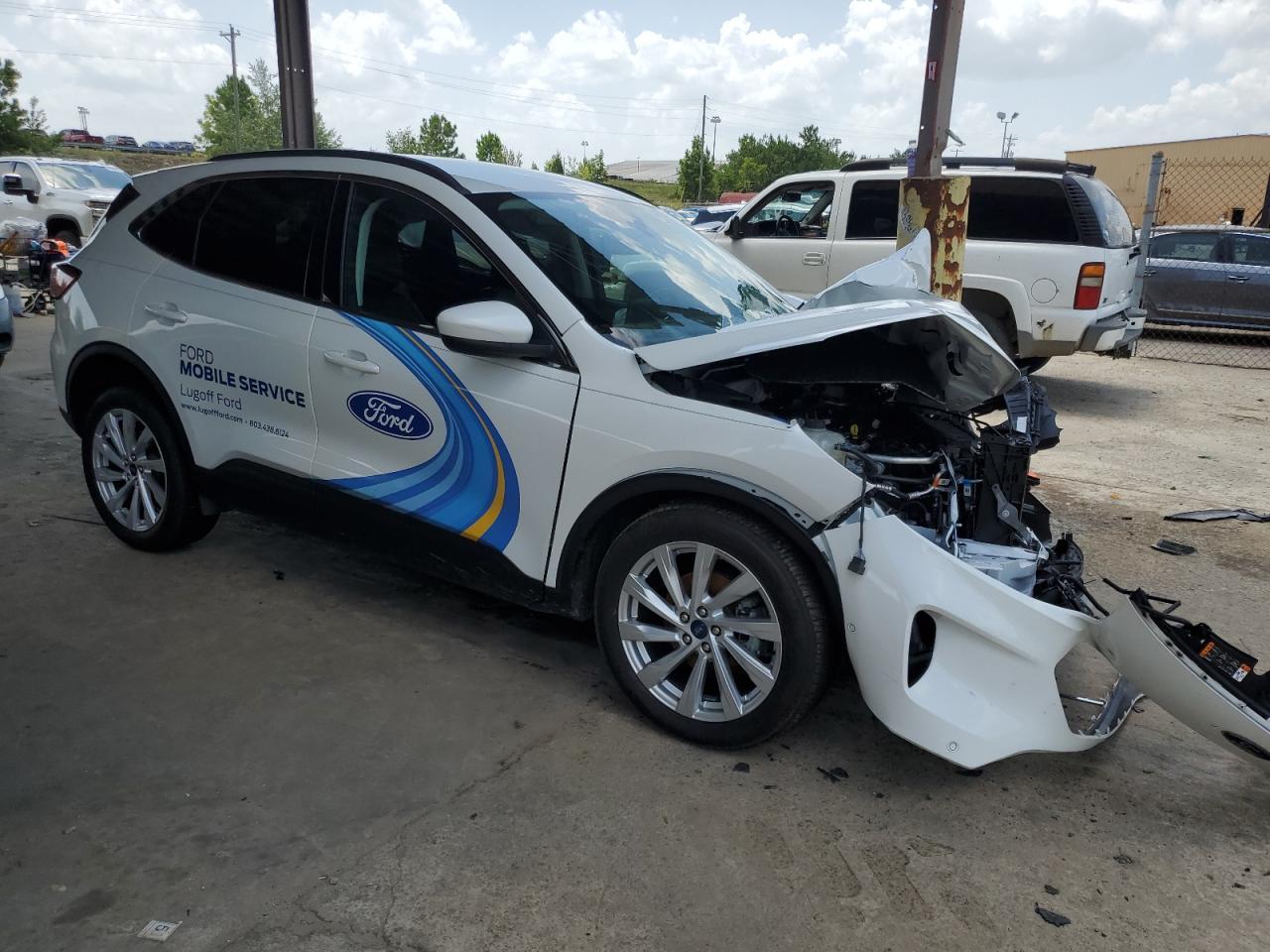 2022 Ford Escape Titanium - Image 4