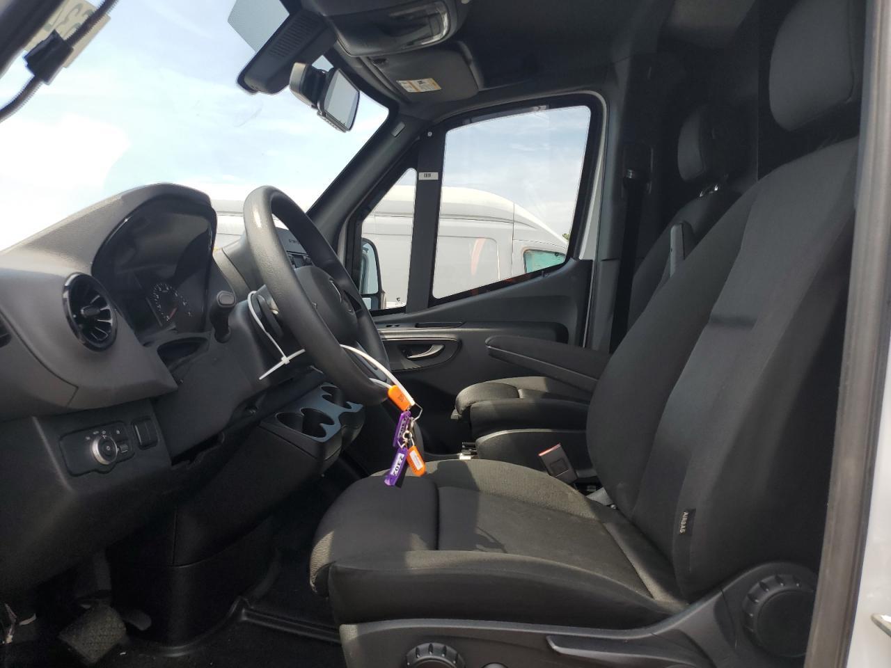 2023 Mercedes-Benz Sprinter 2500 - Фото 7