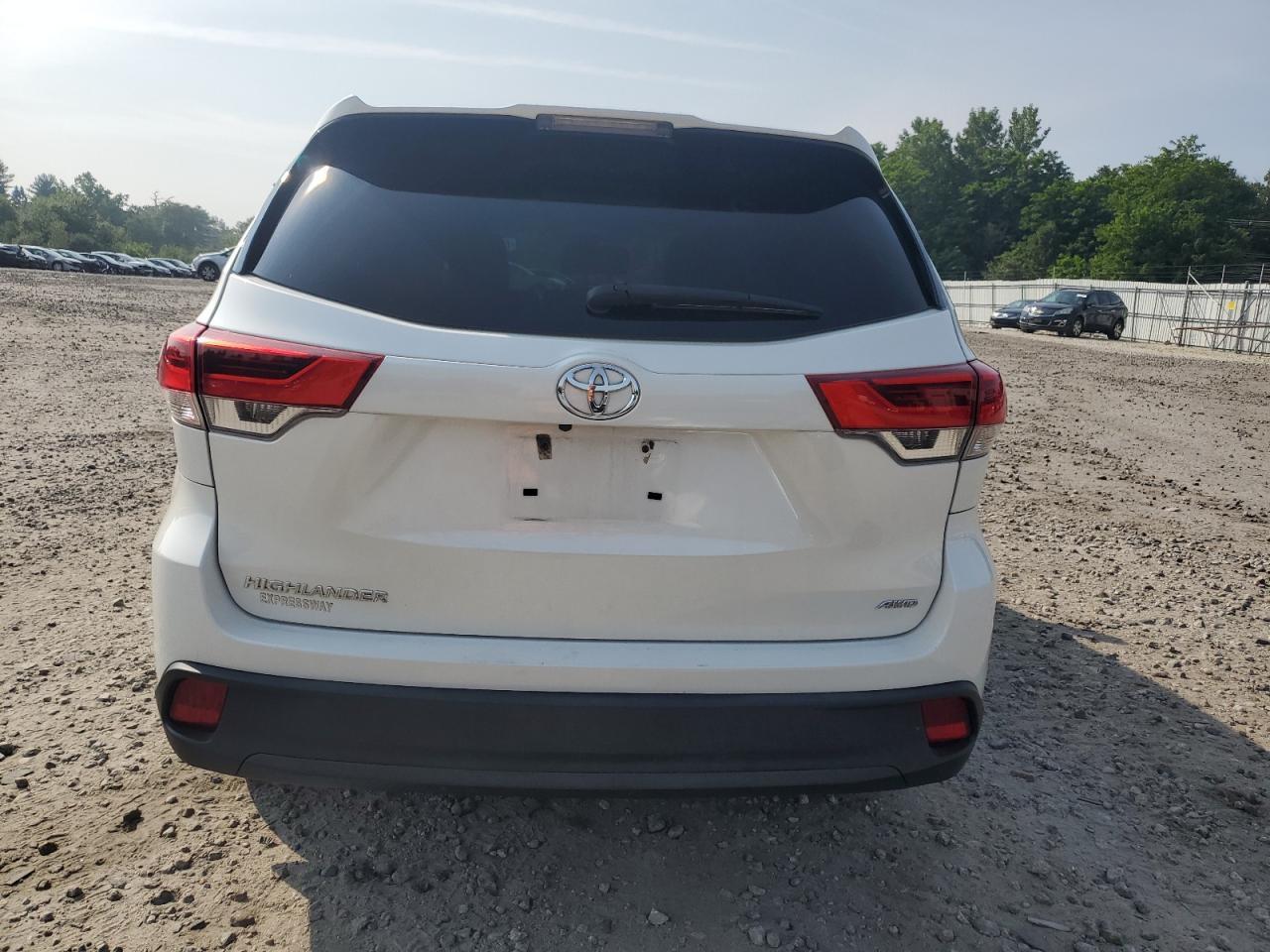 2019 Toyota Highlander Le - Фото 6