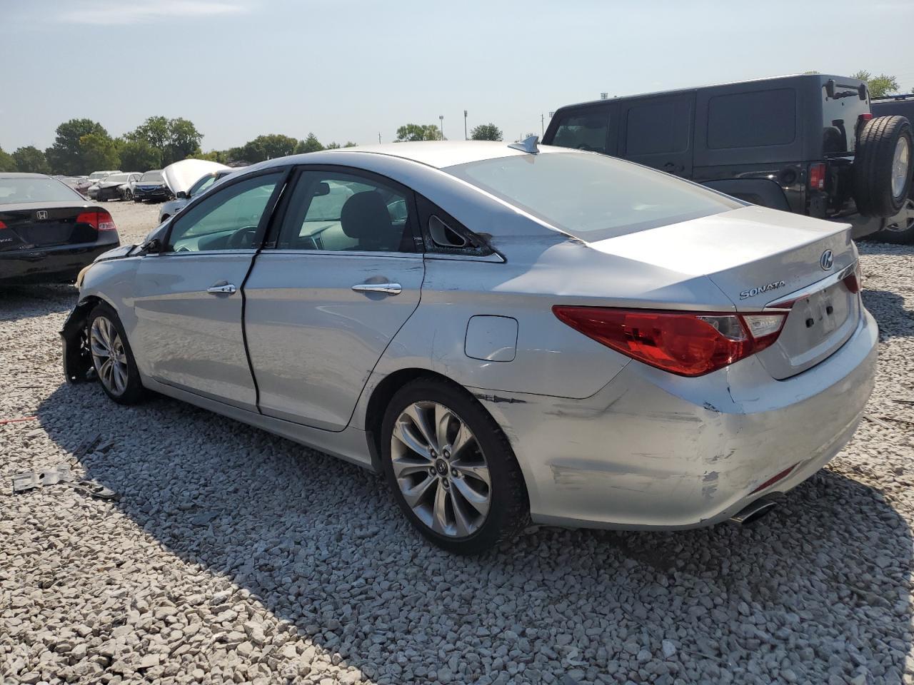 2011 Hyundai Sonata Se - Image 2