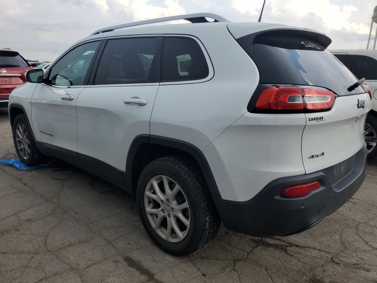 2016 Jeep Cherokee Latitude - Image 2