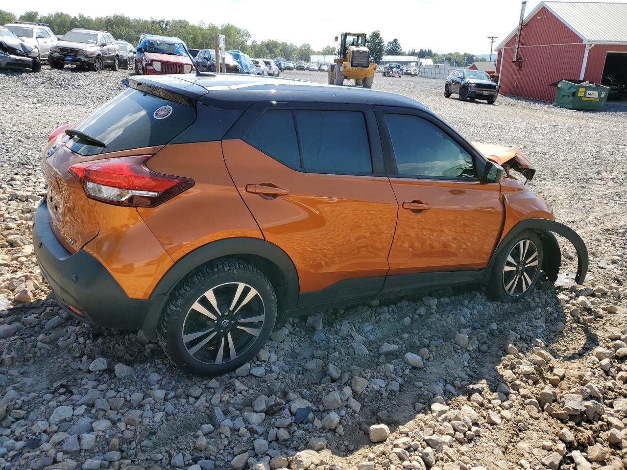 2020 Nissan Kicks Sv - Image 3