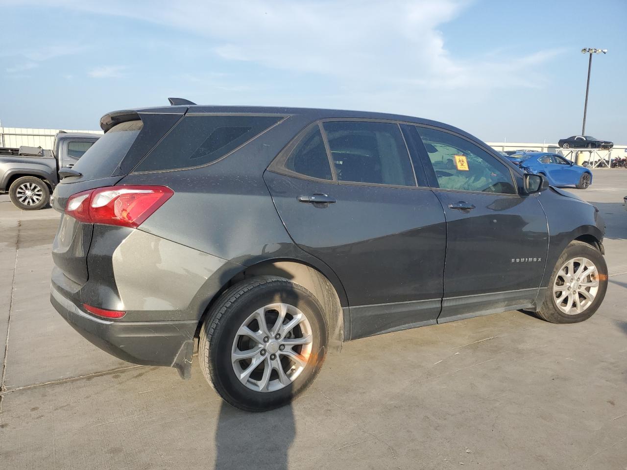 2018 Chevrolet Equinox Ls - Фото 3