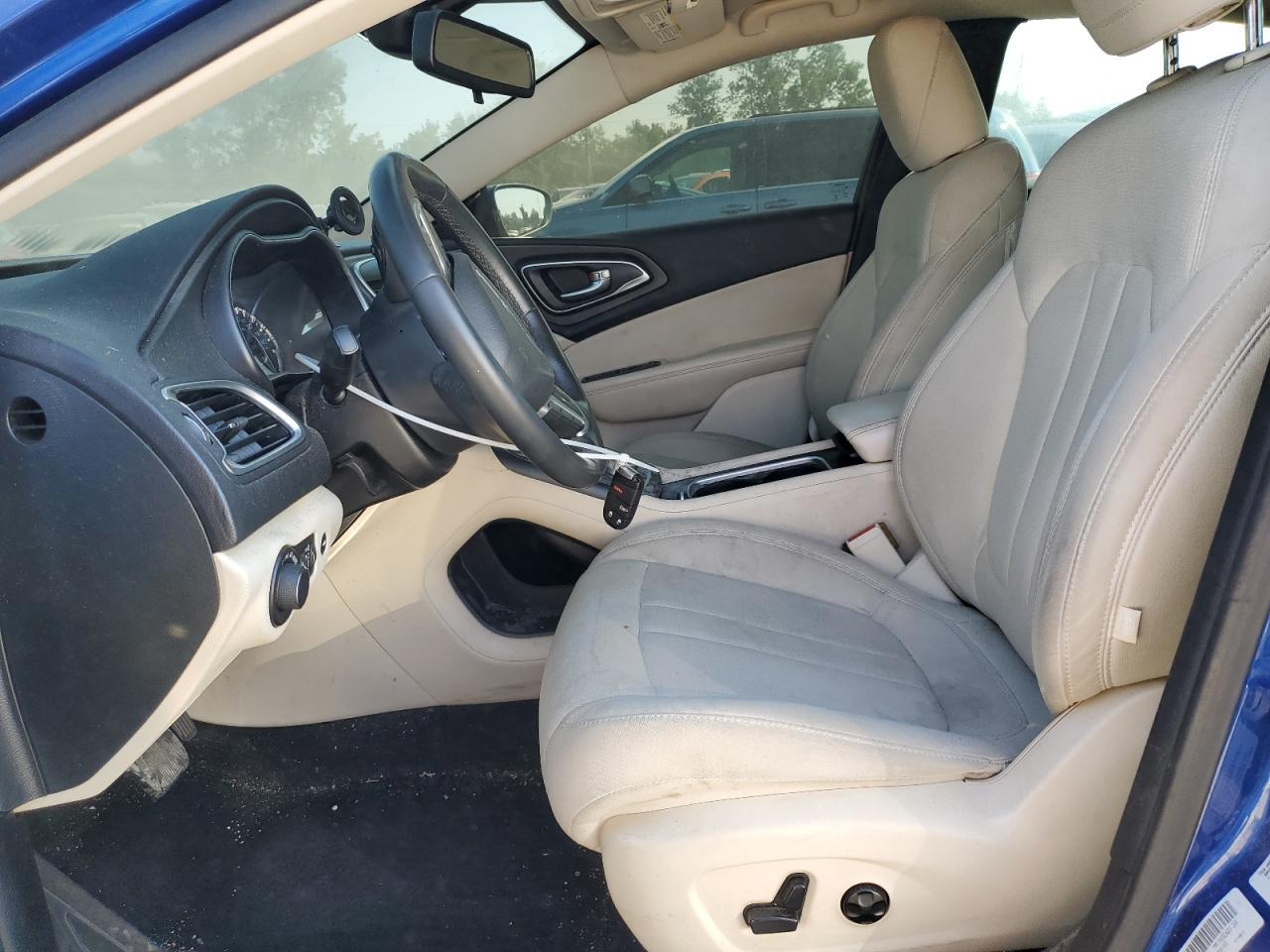 2015 Chrysler 200 Limited - Фото 7