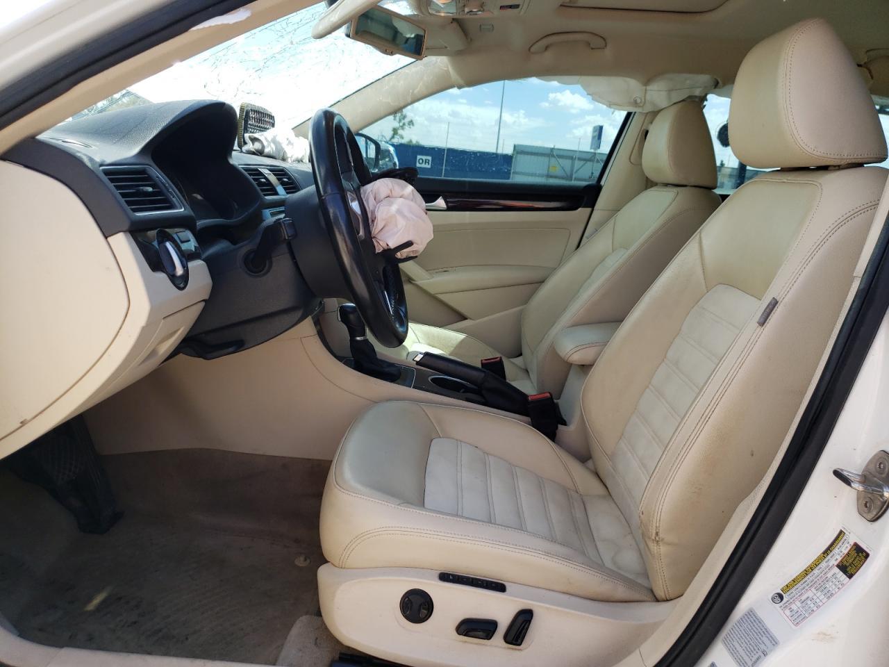 2015 Volkswagen Passat Sel - Фото 7