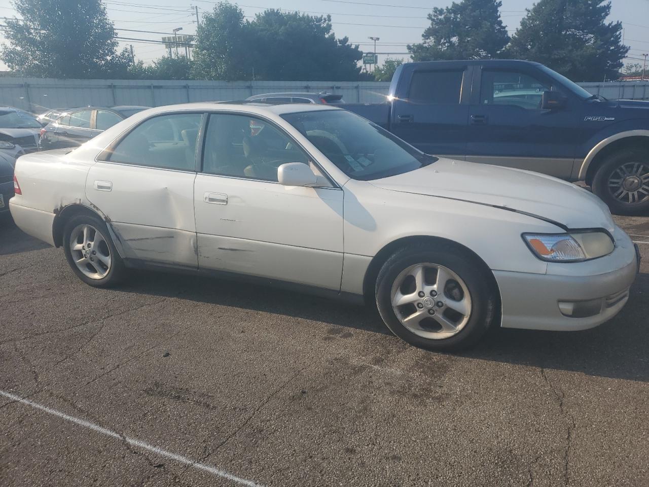 2000 Lexus Es 300 - Image 4