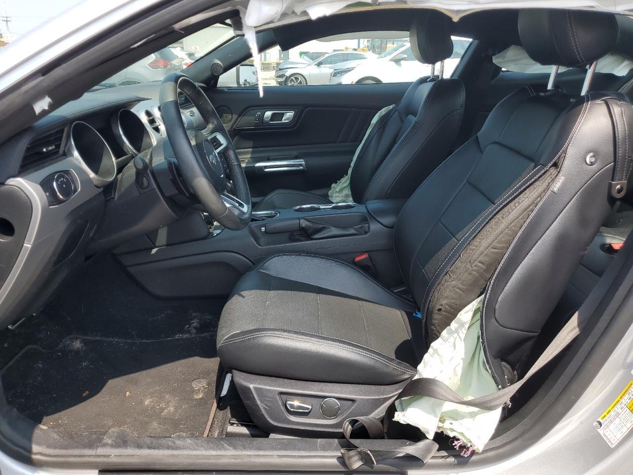 2019 Ford Mustang - Image 7