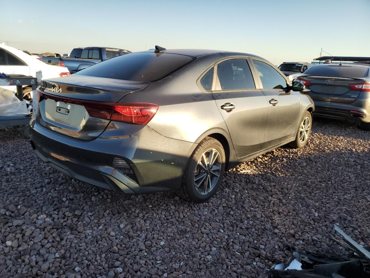 2023 Kia Forte Lx - Image 3