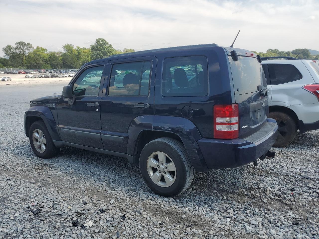 2012 Jeep Liberty Sport - Фото 2