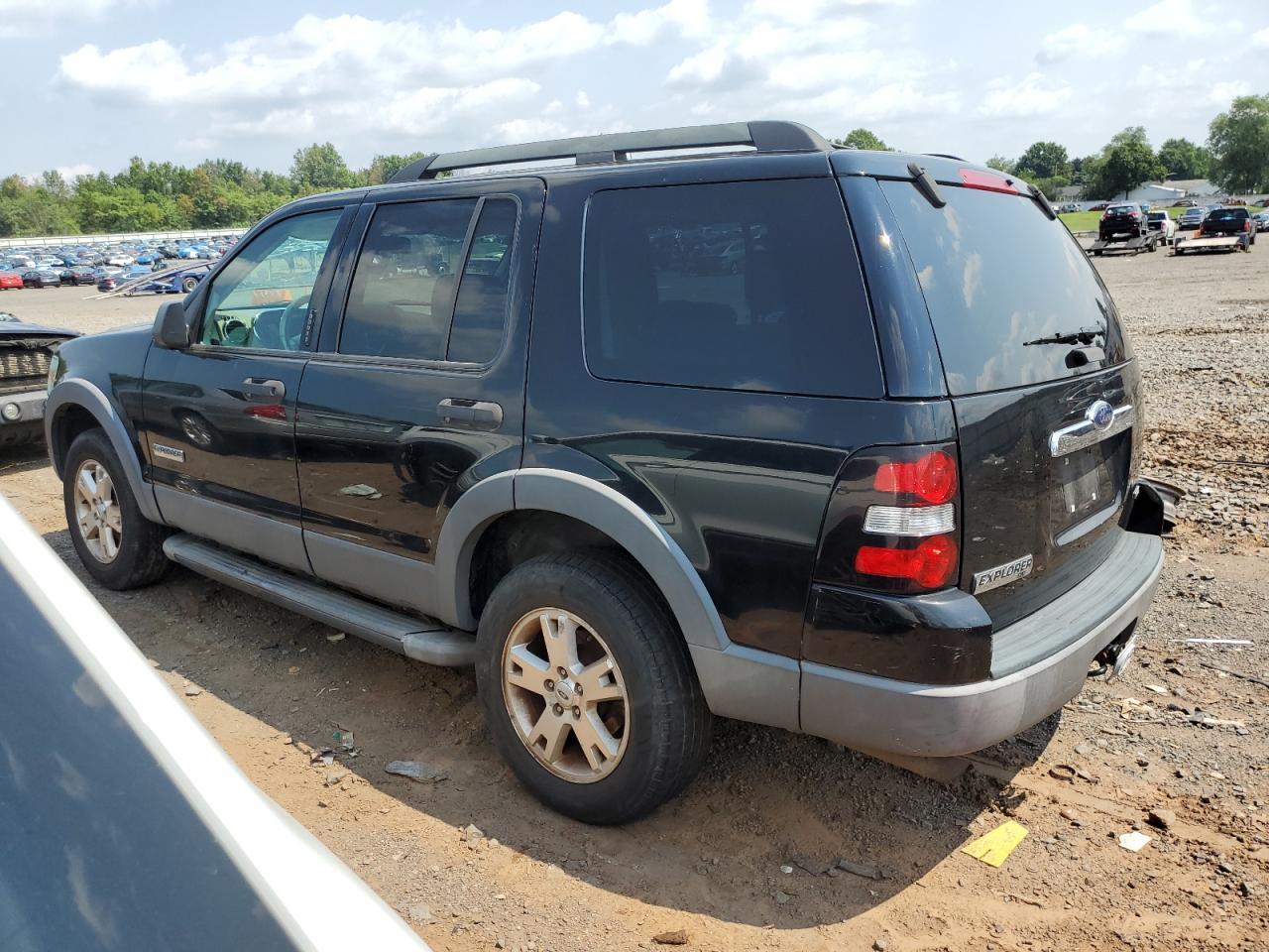 2006 Ford Explorer Xlt - Фото 2