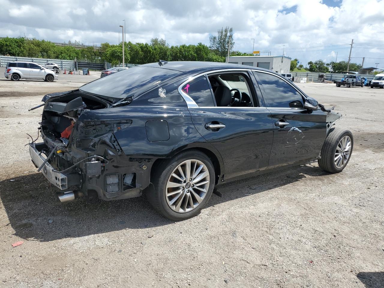 2018 Infiniti Q50 3.0T Luxe - Фото 3