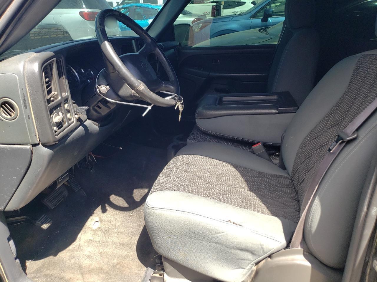 2000 Chevrolet Silverado C1500 - Image 7