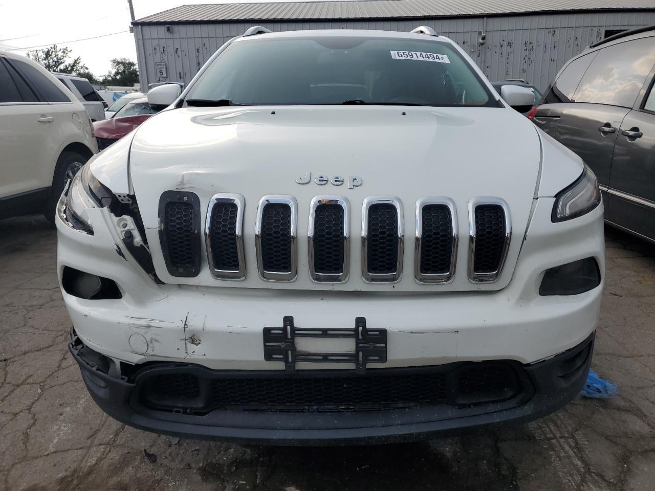 2016 Jeep Cherokee Latitude - Image 5