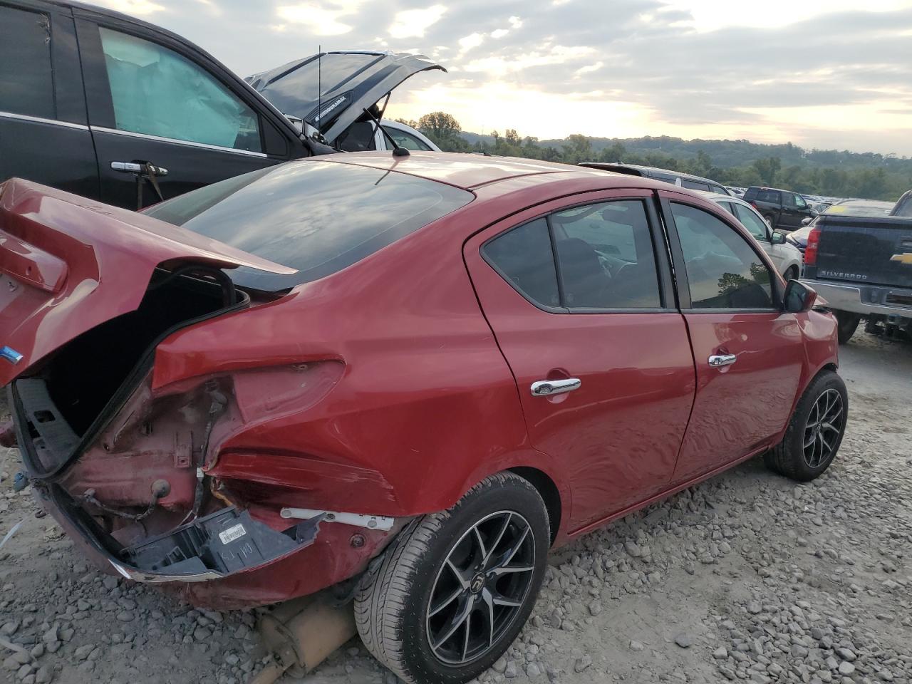 2015 Nissan Versa S Au - Фото 3