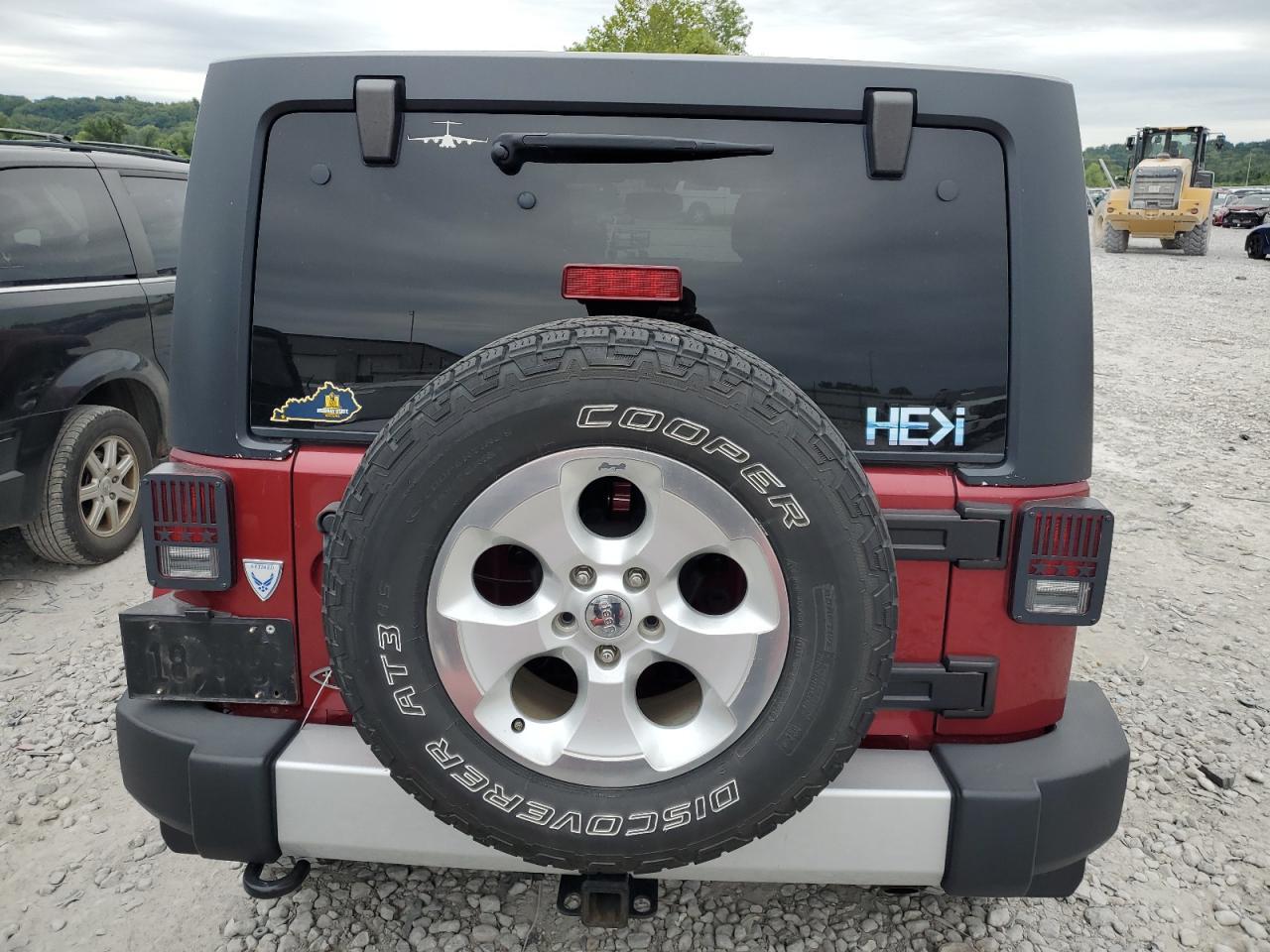 2013 Jeep Wrangler Unlimited Sahara - Image 6