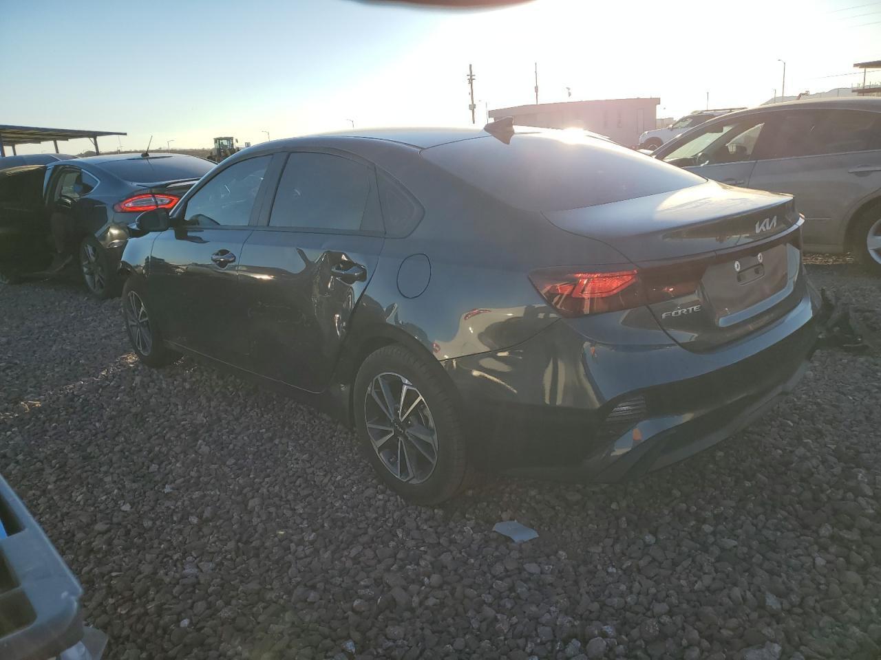 2023 Kia Forte Lx - Image 2