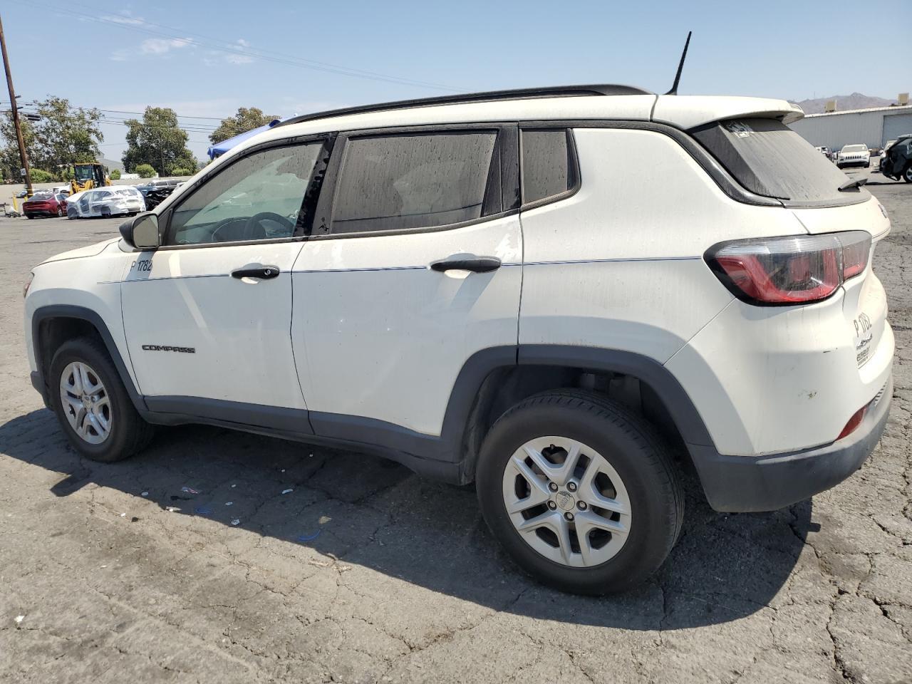 2018 Jeep Compass Sport - Фото 2