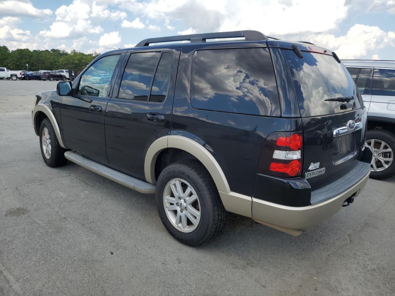 2010 Ford Explorer Eddie Bauer - Фото 2