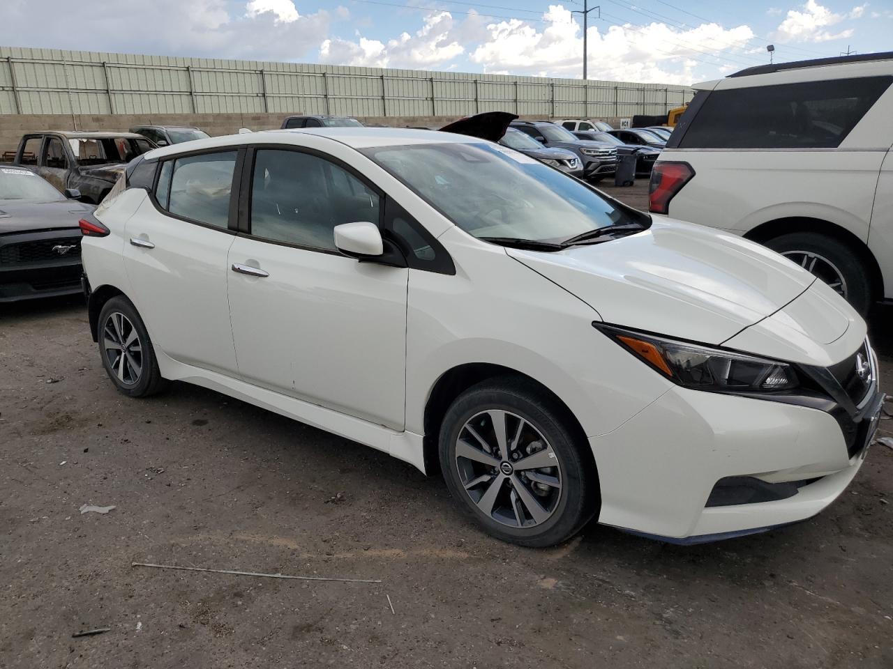 2022 Nissan Leaf S Plus - Image 4