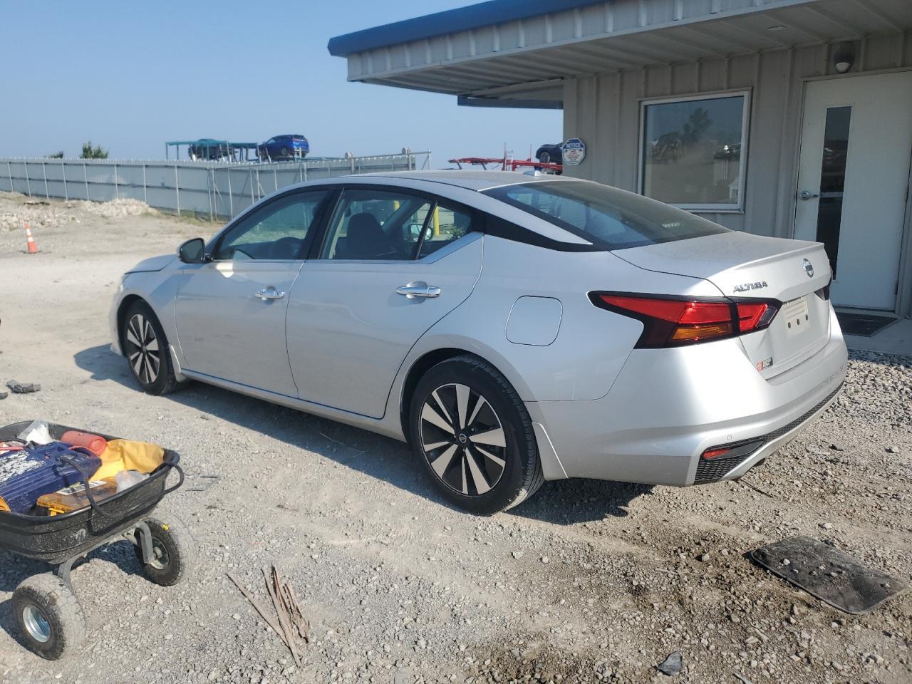 2019 Nissan Altima Sv - Image 2