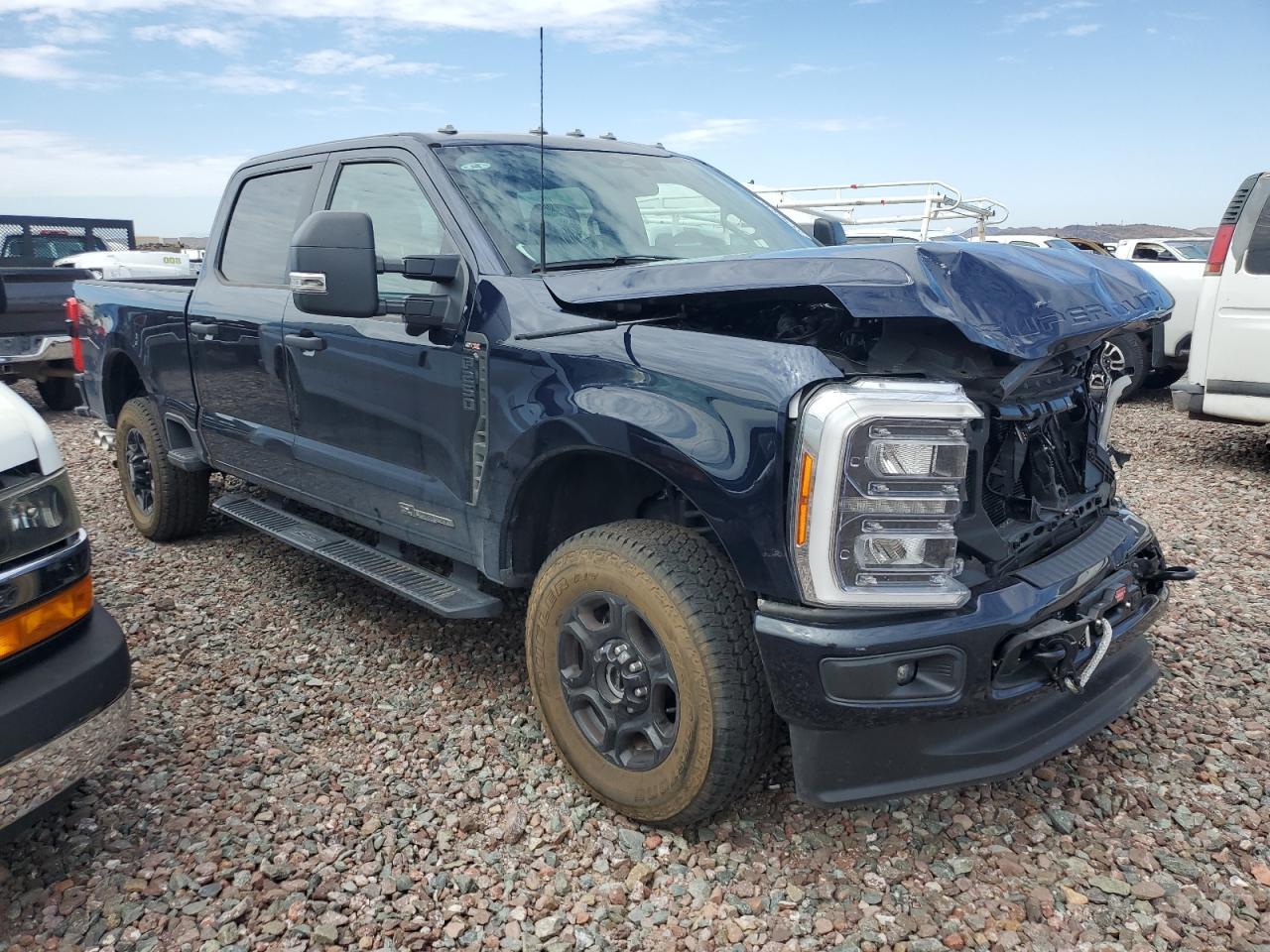 2023 Ford F250 Super Duty - Фото 4