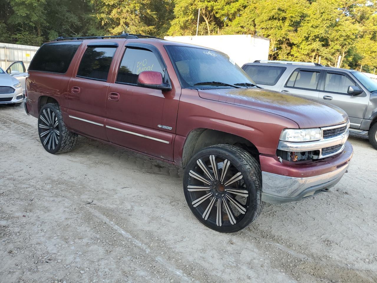 2000 Chevrolet Suburban C1500 - Image 4