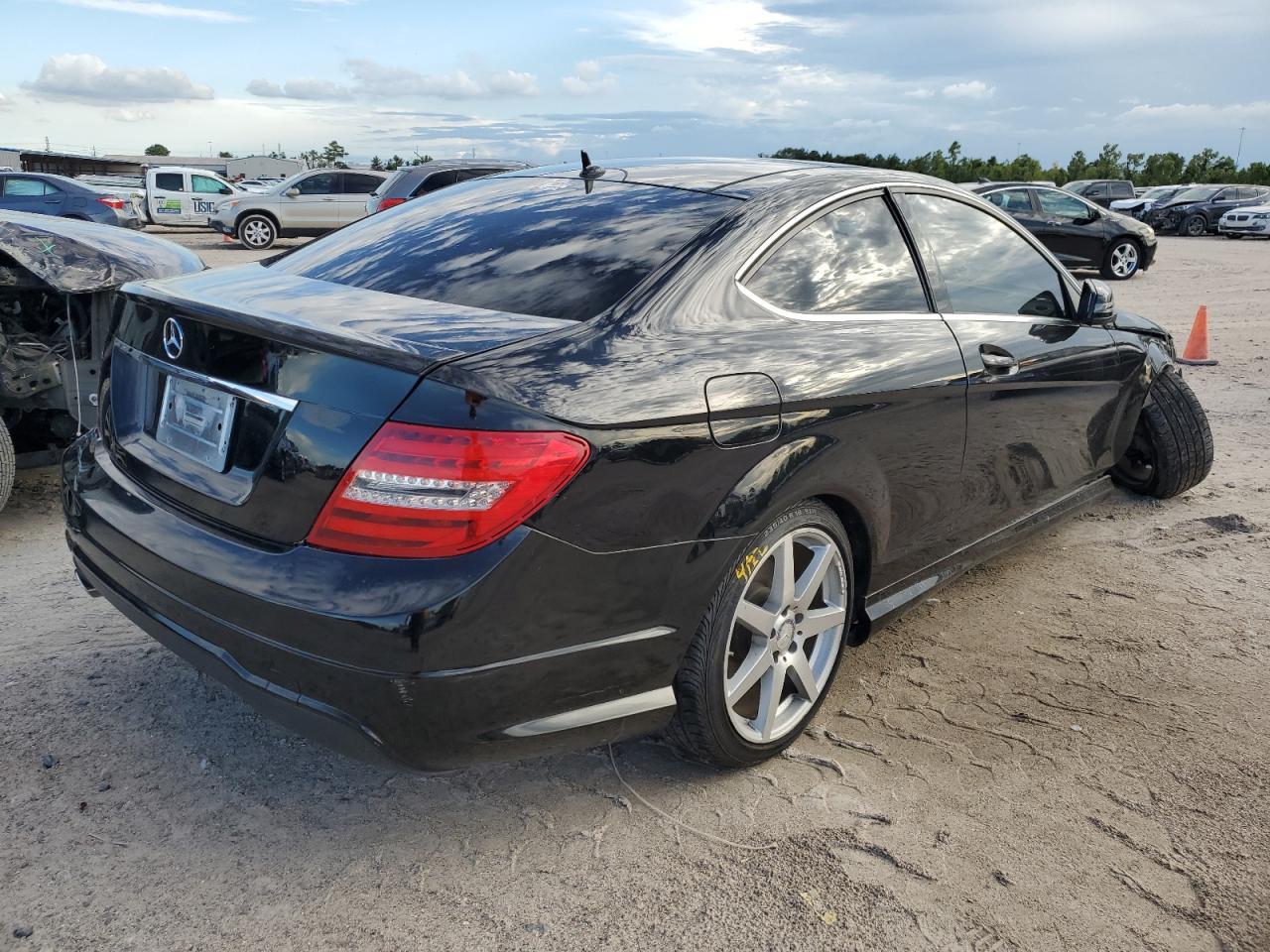 2013 Mercedes-Benz C 250 - Фото 3