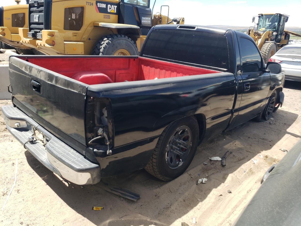 2000 Chevrolet Silverado C1500 - Image 3