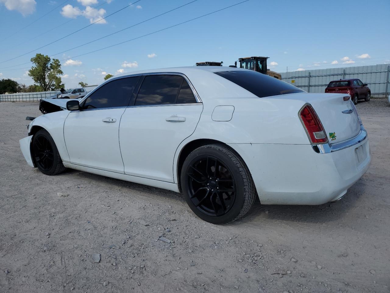 2013 Chrysler 300 - Фото 2