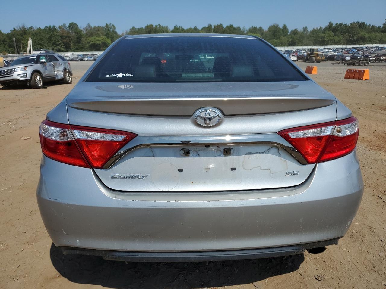 2016 Toyota Camry Le - Фото 6