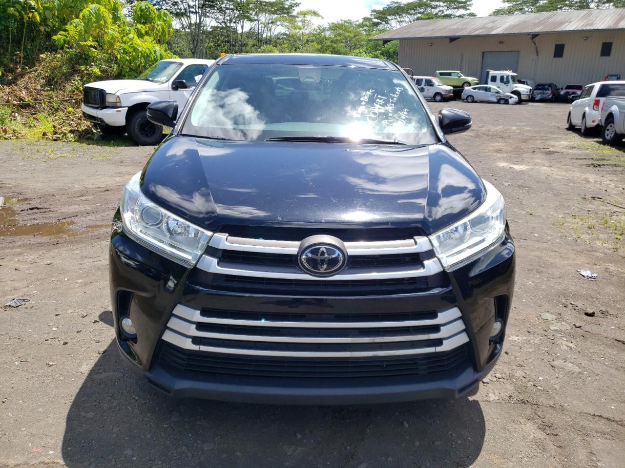 2018 Toyota Highlander Le - Image 5