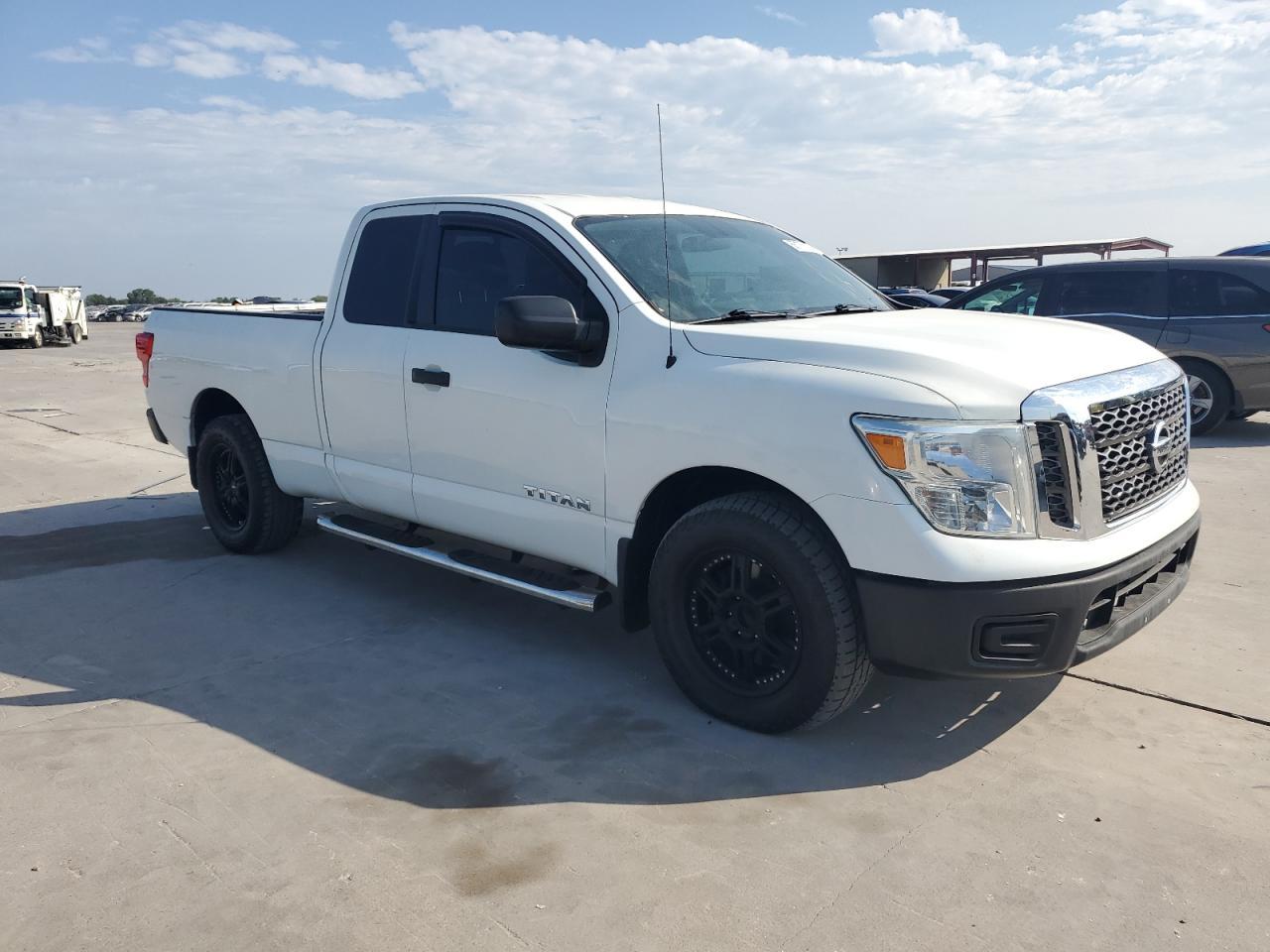 2017 Nissan Titan S - Фото 4