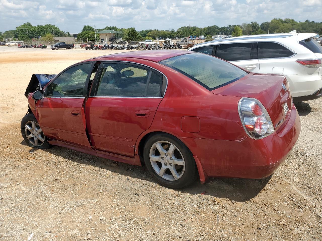 2005 Nissan Altima 2.5 - Image 2