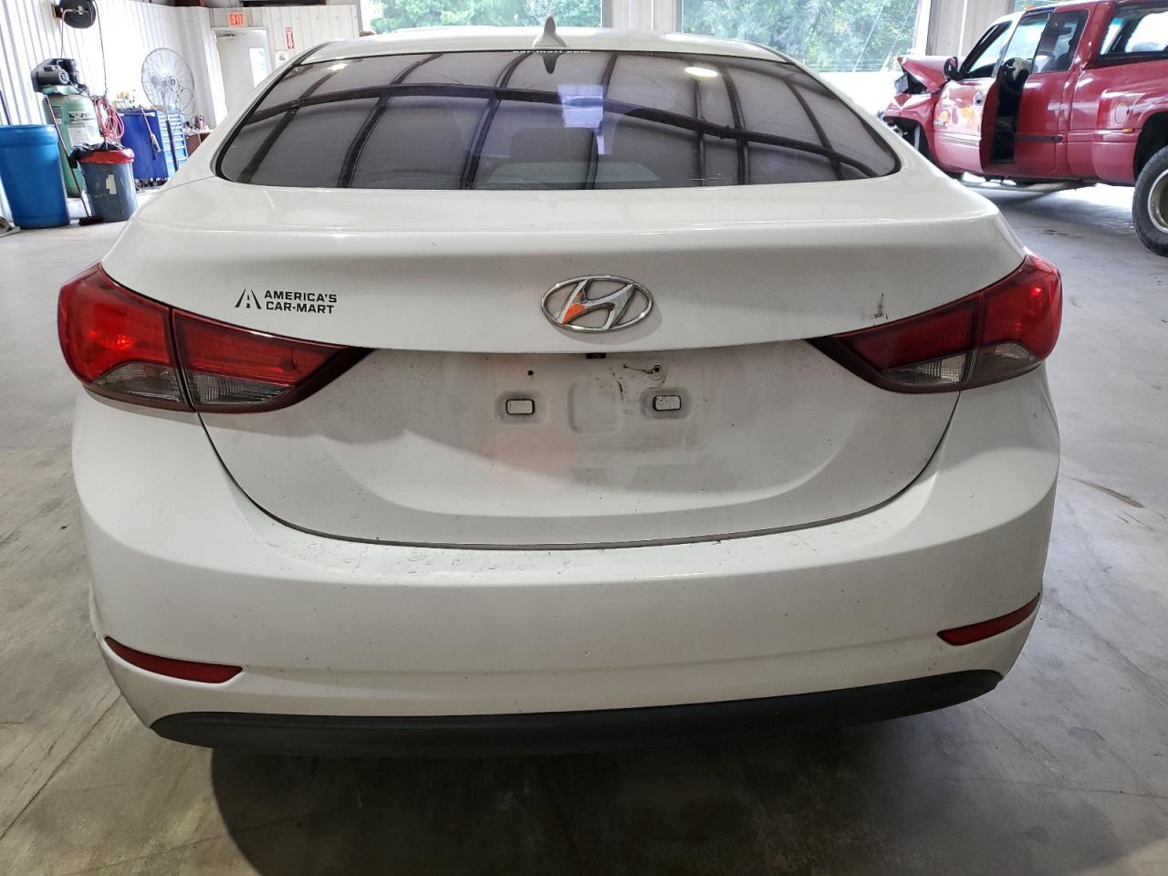 2015 Hyundai Elantra Se - Фото 6