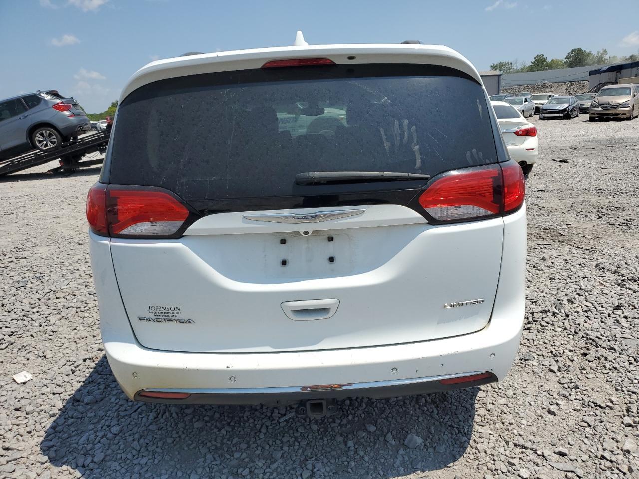 2017 Chrysler Pacifica Limited - Image 6