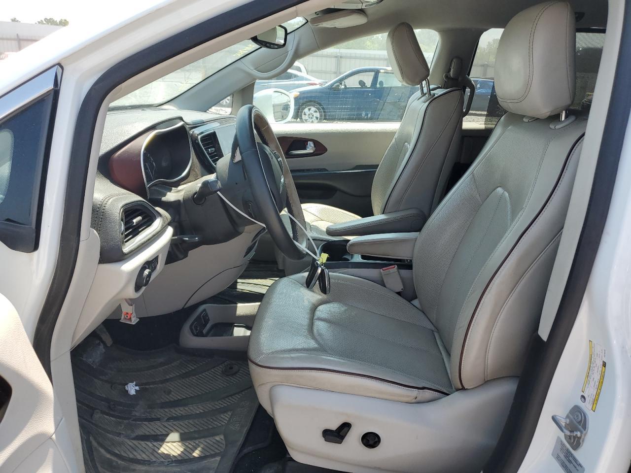 2017 Chrysler Pacifica Limited - Image 7