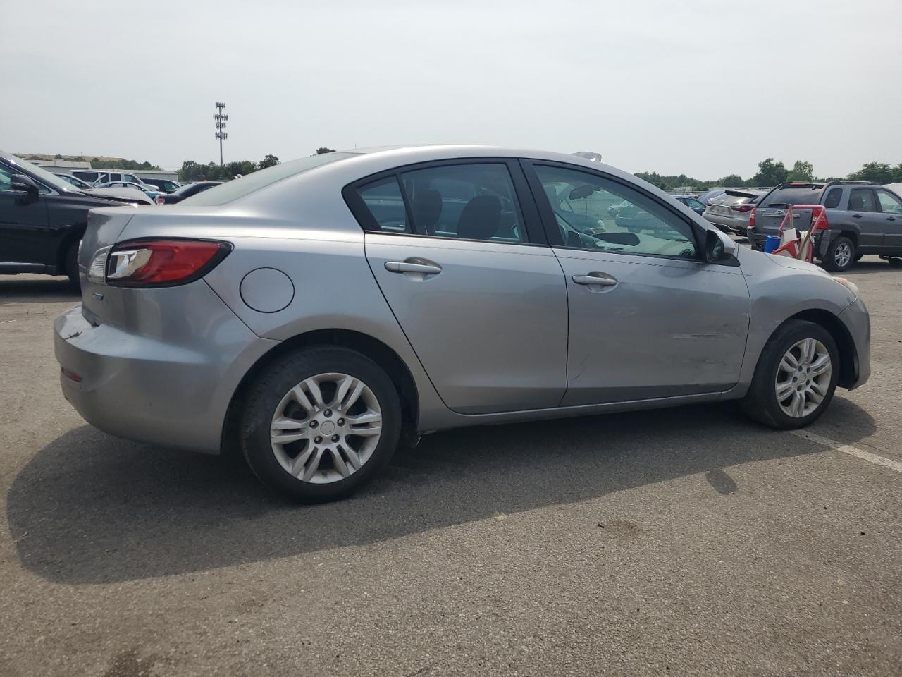 2013 Mazda 3 I - Фото 3