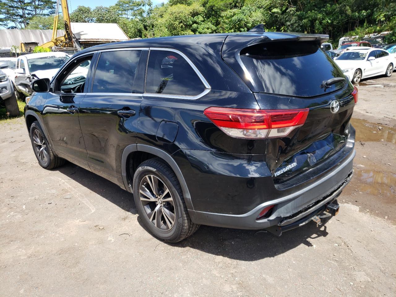 2018 Toyota Highlander Le - Image 2