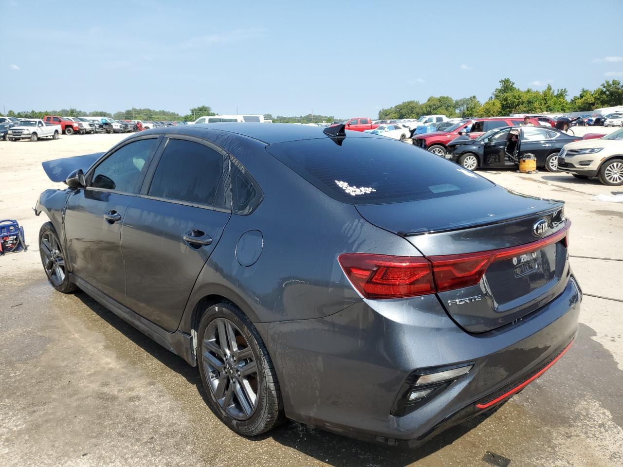 2021 Kia Forte Gt Line - Фото 2