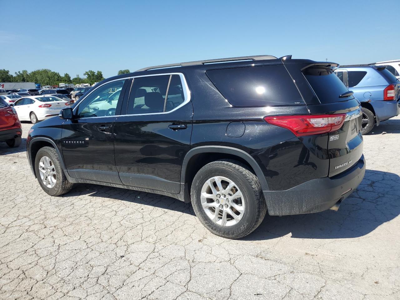 2019 Chevrolet Traverse Lt - Image 2
