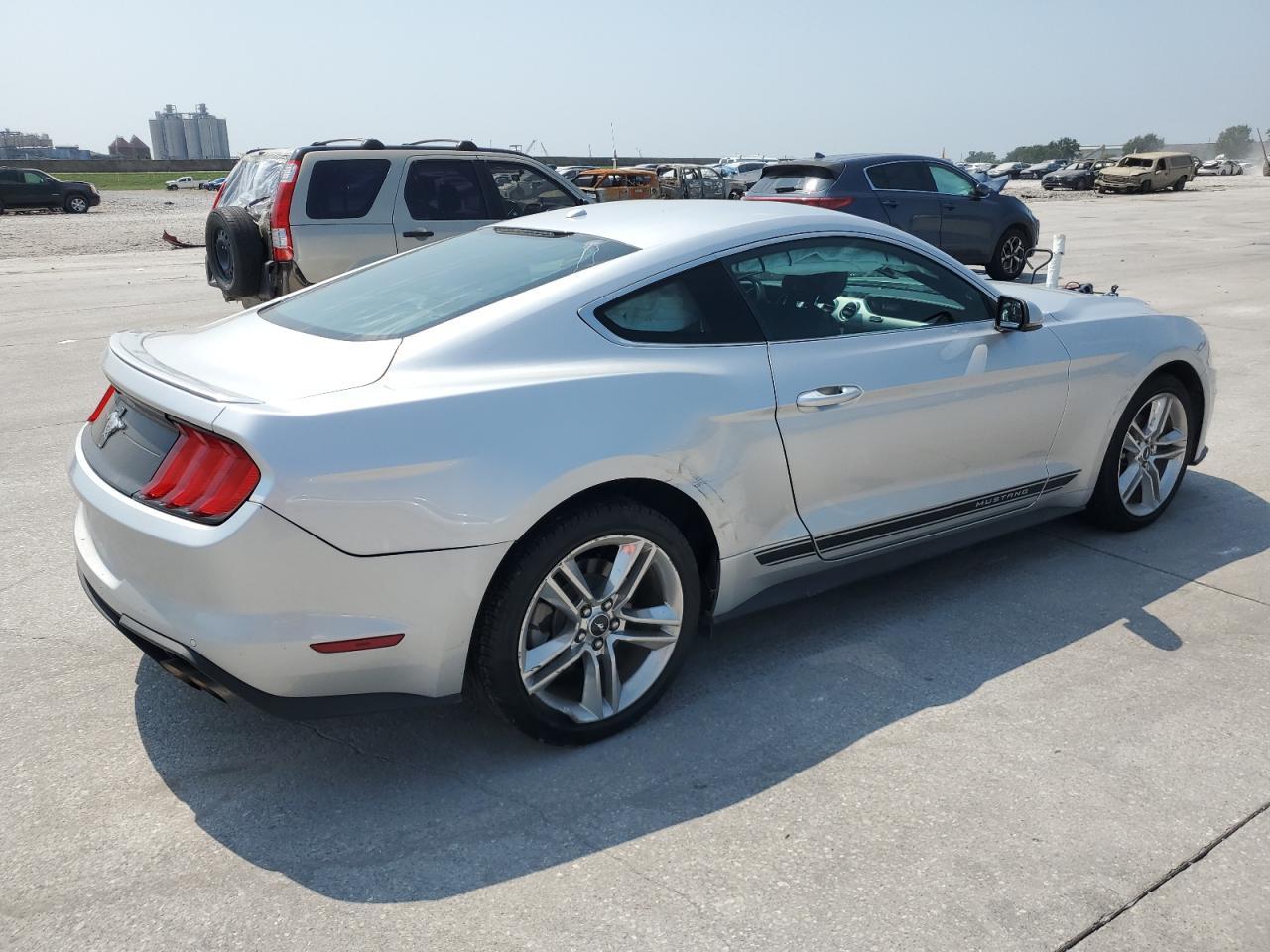 2019 Ford Mustang - Image 3