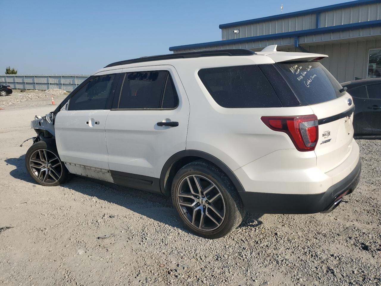 2016 Ford Explorer Sport - Фото 2