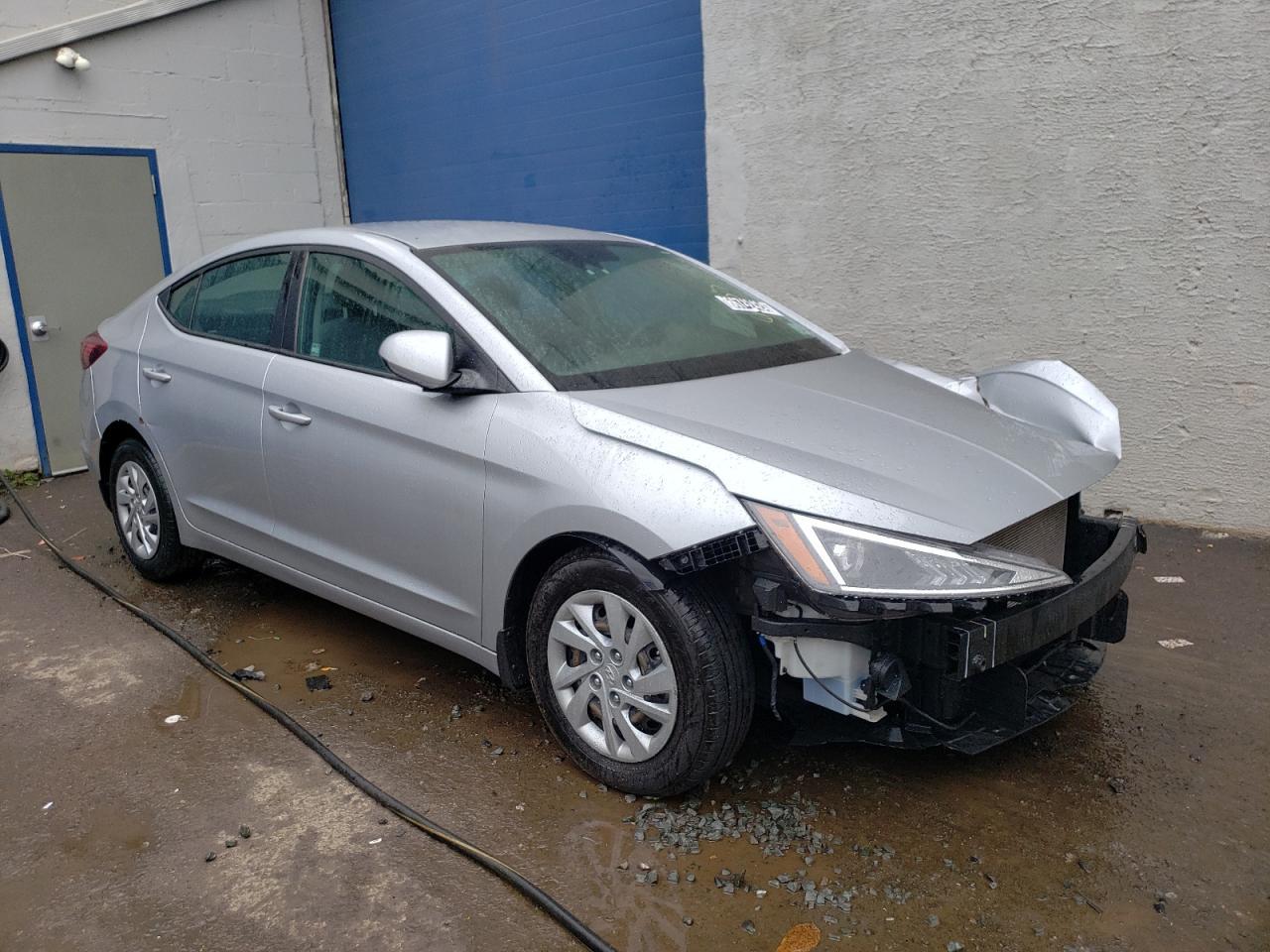 2020 Hyundai Elantra Se - Image 4