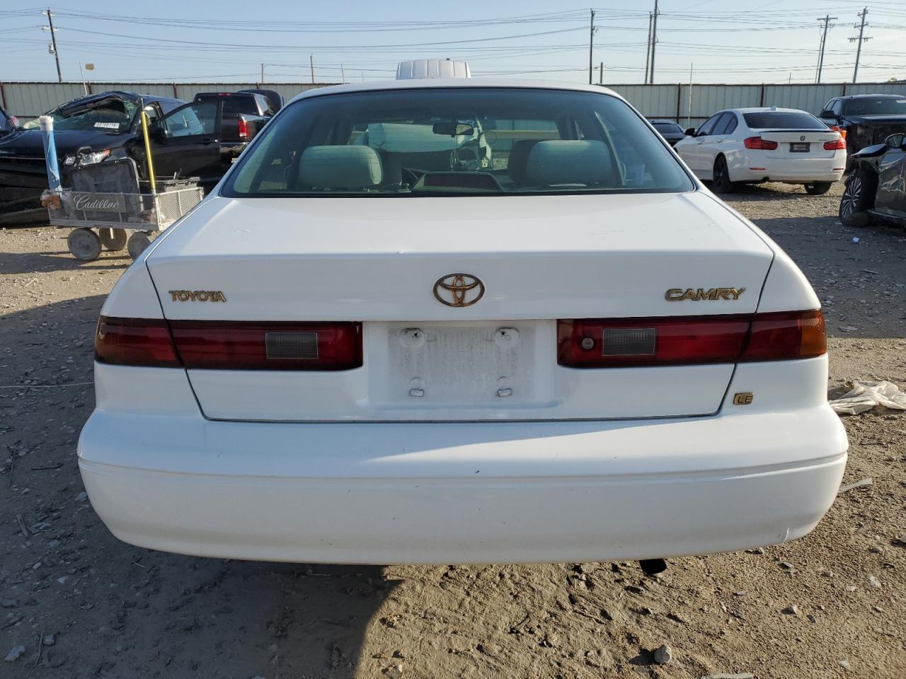 1999 Toyota Camry Le - Фото 6